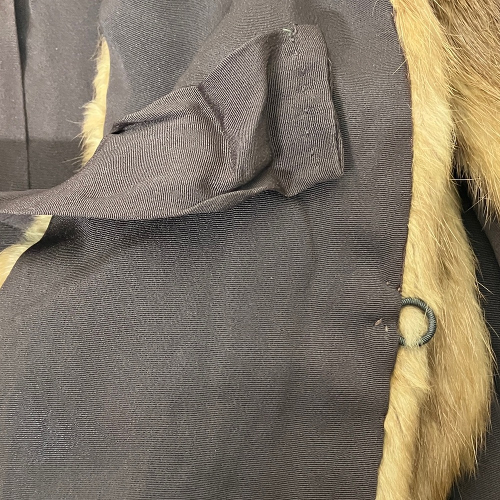 Roy H. Bjorkman Fur cape - Picture 9 of 10